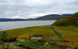 Terpesona Indahnya Danau Diatas di Solok