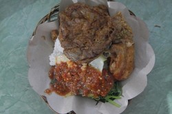 Nikmatnya Nasi Tempong, Panganan Pedas Khas Banyuwangi
