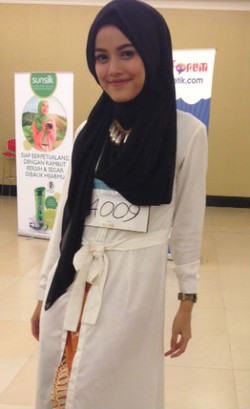 Kisah Model Cantik yang Sempat Tak Diizinkan Orangtua Pakai Hijab