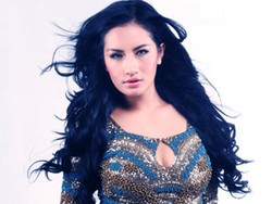 Shinta Bachir Tutupi Identitas Suami