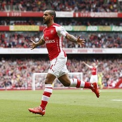 Hat-trick Walcott Bantu Arsenal Tekuk West Brom di Laga Pamungkas