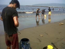 Ikan Mati karena Minyak Mentah, Nelayan Cilacap Minta Ganti Rugi pada Pertamina