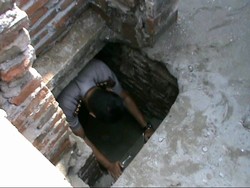 Polisi Temukan Bungker Besar yang Dijadikan Pabrik Miras Oplosan di Kebumen