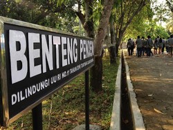 7 Jam Nyetir, Risers Rehat dengan Wisata ke Benteng Pendem