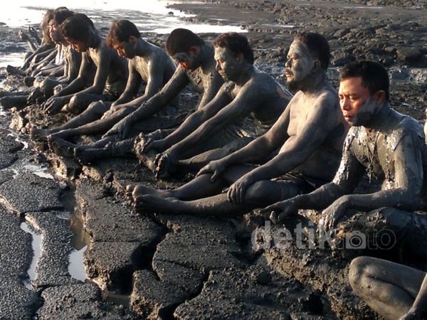 Peringatan 9 Tahun Semburan Lumpur Lapindo