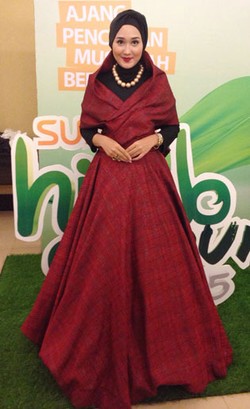 Dian Pelangi Puji Keunikan Bakat Kontestan Sunsilk Hijab Hunt Bandung