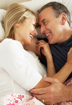 5 Mitos Bercinta di Usia Senja yang Salah Kaprah