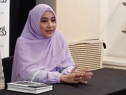 Punya Masa Lalu Sebagai Rocker, Cindy Fatika Sari Dipuji Anak