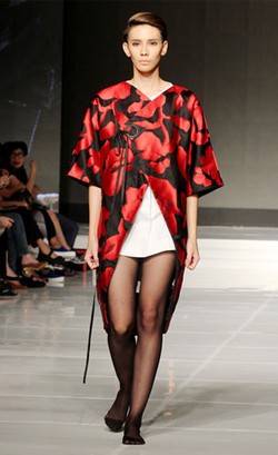 Rama Dauhan Hingga Danjyo Hiyoji Tampilkan Koleksi Busana Sesuai Tren Global