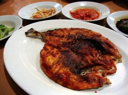 Renyah Gurih Bandeng Bakar Plus Sambal untuk Makan Malam