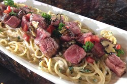 Mencicipi Daging Sapi Jepang yang Juicy Meleleh di Mulut