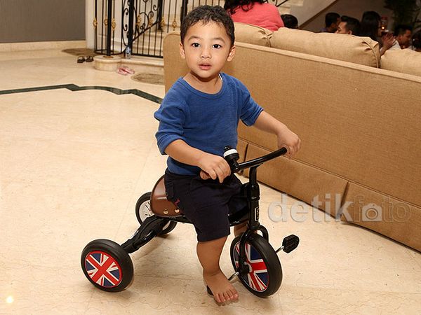 So Cute! Kellen Lemos Makin Menggemaskan