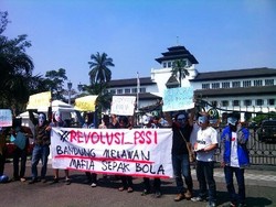 Mahasiswa Bandung Dukung Reformasi PSSI dan Desak Tangkap Mafia Bola
