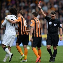 Dapat Kartu Merah, Fellaini Dikecam Van Gaal