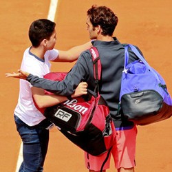 Todongan Selfie yang Bikin Federer Gusar