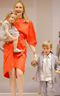 Perjuangan Bintang Gossip Girl Bertemu Anak yang Pasca Cerai Terpisah Darinya