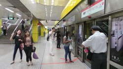 Cerita Bule Australia Soal Keamanan dan Kenyamanan Transportasi di Singapura