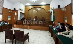 Sudah Setor 3 Troli Bukti, KPK Tetap Kalah Lagi