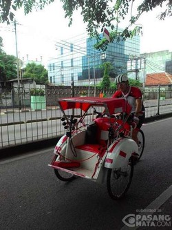 Scott Thompson: Saya Naik Becak Merah Putih untuk Amal
