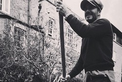 Begini Gaya Liburan Santai ala David Beckham & Keluarga