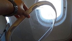 Penumpang Congkel Jendela Pesawat di Brasil, Jangan Ditiru!