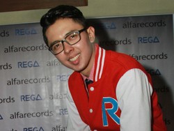 Rega Akhirnya Pamer Lagu Debut Takkan Lagi