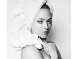 Amanda Seyfried Topless di Pemotretan Terbaru