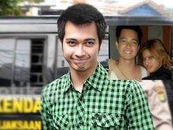 Cita Citata Hanya Teman, Eza Gionino Mesra dengan Cewek Seksi