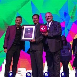 Kicauan Pembawa Award