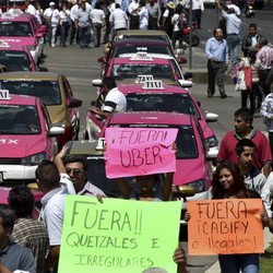 Tak Bayar Pajak, Uber Didemo Sopir Taksi