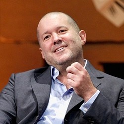 Jony Ive Naik Pangkat