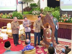 Sindiran Jokowi ke BPD: Jangan Cuma Beri Kredit ke PNS dan DPRD