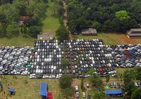 Pengguna Chevy Bentuk Formasi Logo Mobil Terbesar