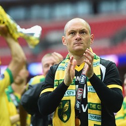 Manajer 33 Tahun Ini Kembalikan Norwich ke Premier League