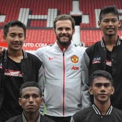 Juan Mata Intip Aksi 11 Remaja Indonesia di Old Trafford