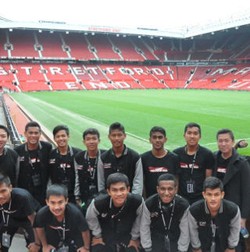 11 Remaja Indonesia Ini Menembus Old Trafford
