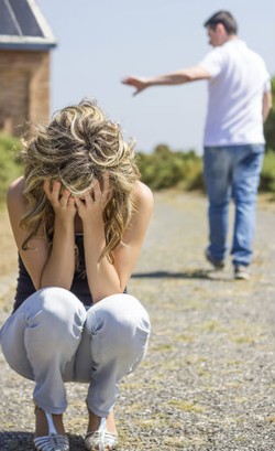 Lelah Pacaran dengan Pria yang Sering Mengkritik, Pertahankan atau Putus?