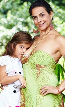 Wanita Ini Bangga Masih Menyusui Anaknya yang Berusia 6 Tahun