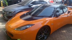 Polisi: Tak Tunjukkan Surat Resmi, Lotus dan Mercy Kita Tahan Sampai Busuk!