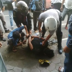 Kabur dari Kejaran Polisi, Penodong Terkapar setelah Tertabrak Motor