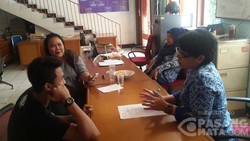 Lurah Susan Tes Pembuat KTP Baru Hafalan Pancasila dan Pembukaan UUD 1945