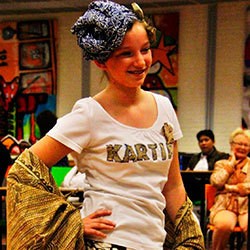 Ketika Noni-noni Belanda Lenggak-lenggok Berbatik