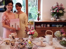 SophisTEAcation Tampilkan Koleksi Cangkir Teh Desiree Sitompoel