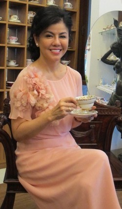 Desiree Sitompoel, Pelukis yang Jatuh Cinta pada Cangkir Teh