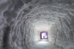 Gua Es Buatan Terbesar Sedunia Akan Dibuka di Islandia