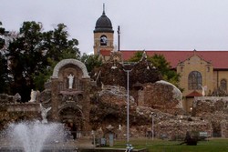 Unik! AS Punya Komplek Gua dari Batu & Kerang