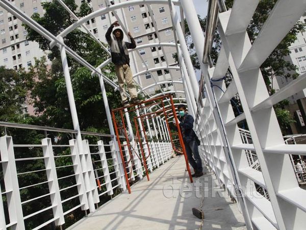 Pengerjaan JPO Kalibata Terus Dikebut