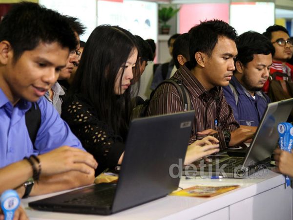 Pencari Kerja Padati Karir Expo 2015