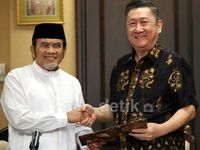 Rhoma Irama Temui Pimpinan Walubi