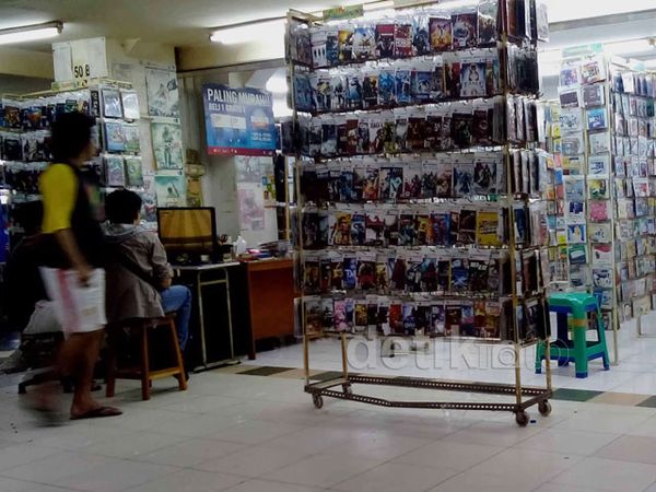 Pedagang VCD Bajakan di Glodok Masih Berjualan